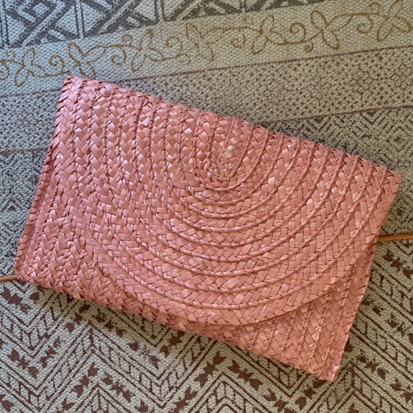 Shiraleah Handbags - 👛 Coral Pink Straw Clutch 👛